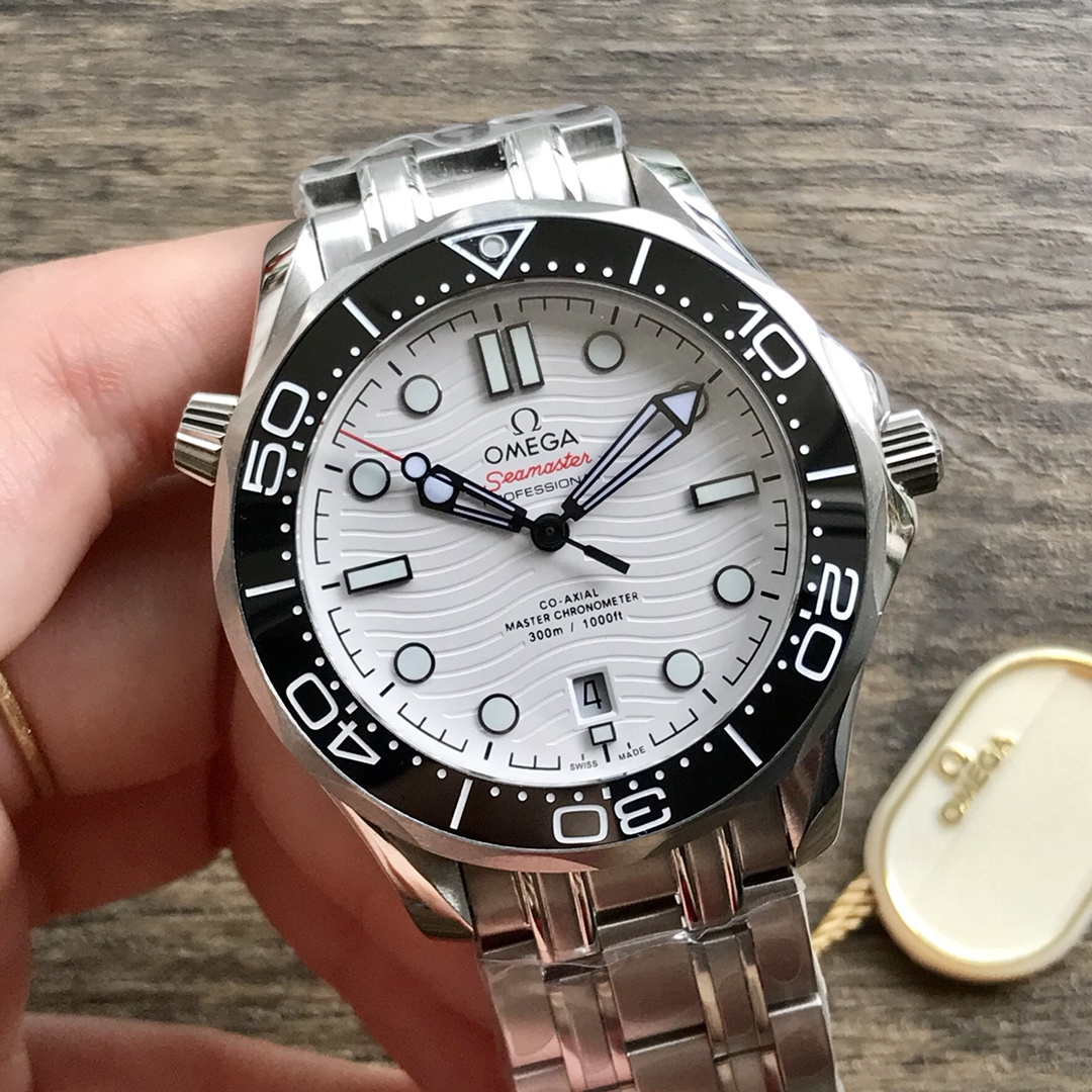 Seamaster Diver 300M 42 mm, White