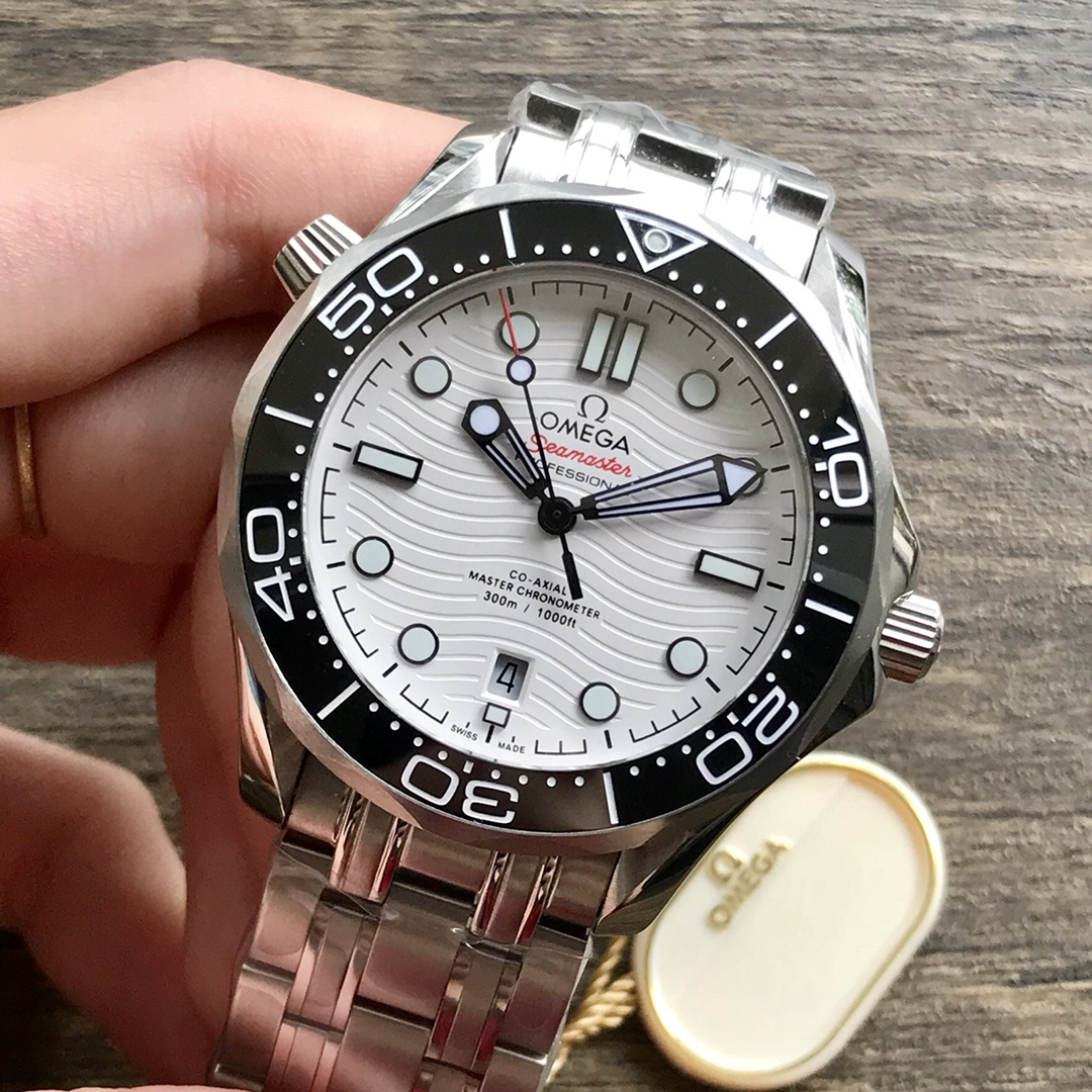 Seamaster Diver 300M 42 mm, White