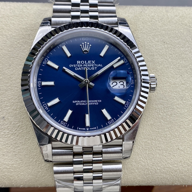 Datejust 41 Bright blue Oyster, 41 mm, Oystersteel and white gold