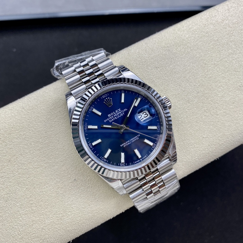 Datejust 41 Bright blue Oyster, 41 mm, Oystersteel and white gold