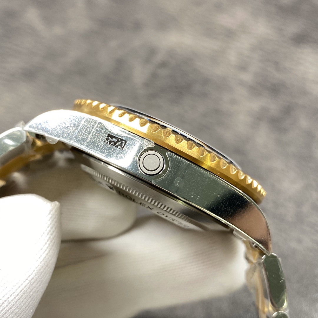 Sea-Dweller Oyster, 43 mm, Oystersteel and yellow gold