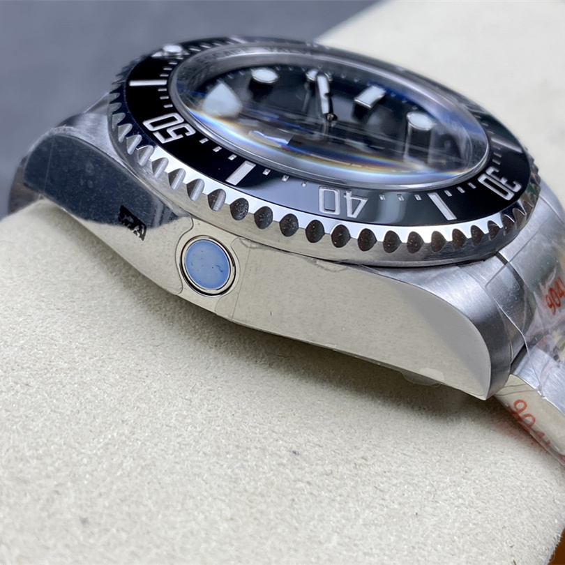 Sea-Dweller Oyster, 43 mm, Oystersteel