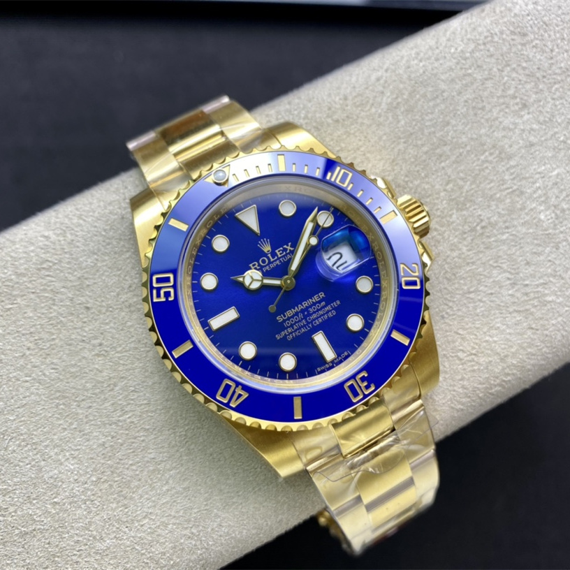 Submariner Date Blue ceramic Oyster, 41 mm, yellow gold