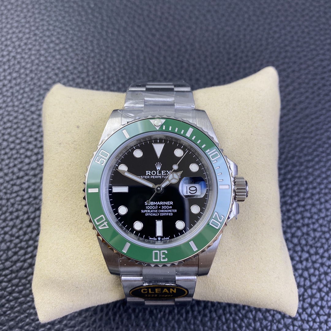 Submariner Date Green ceramic Oyster, 41 mm, Oystersteel