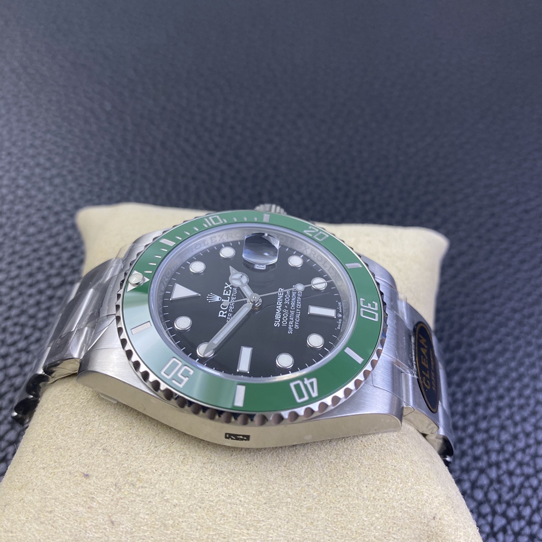 Submariner Date Green ceramic Oyster, 41 mm, Oystersteel