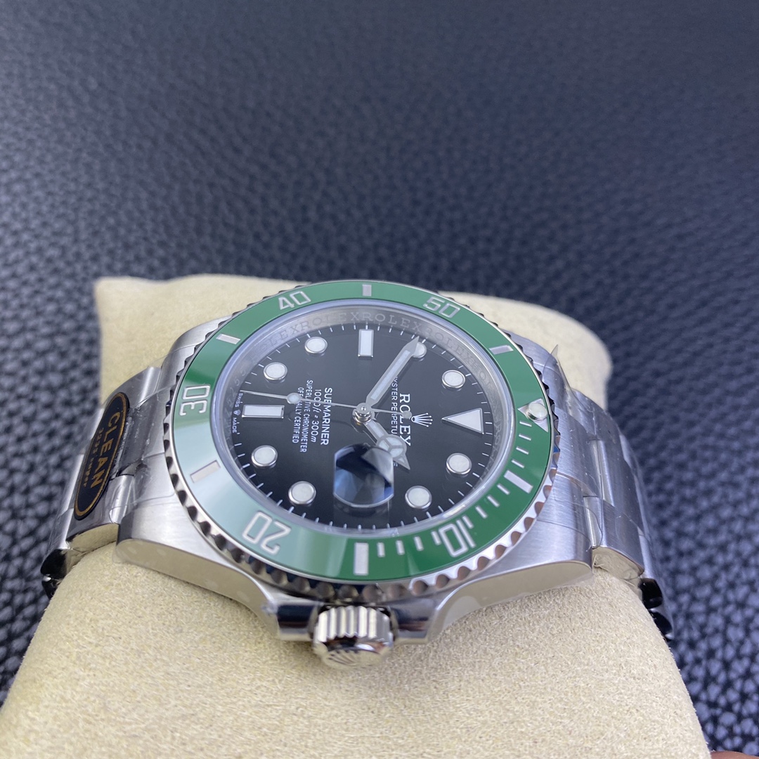 Submariner Date Green ceramic Oyster, 41 mm, Oystersteel