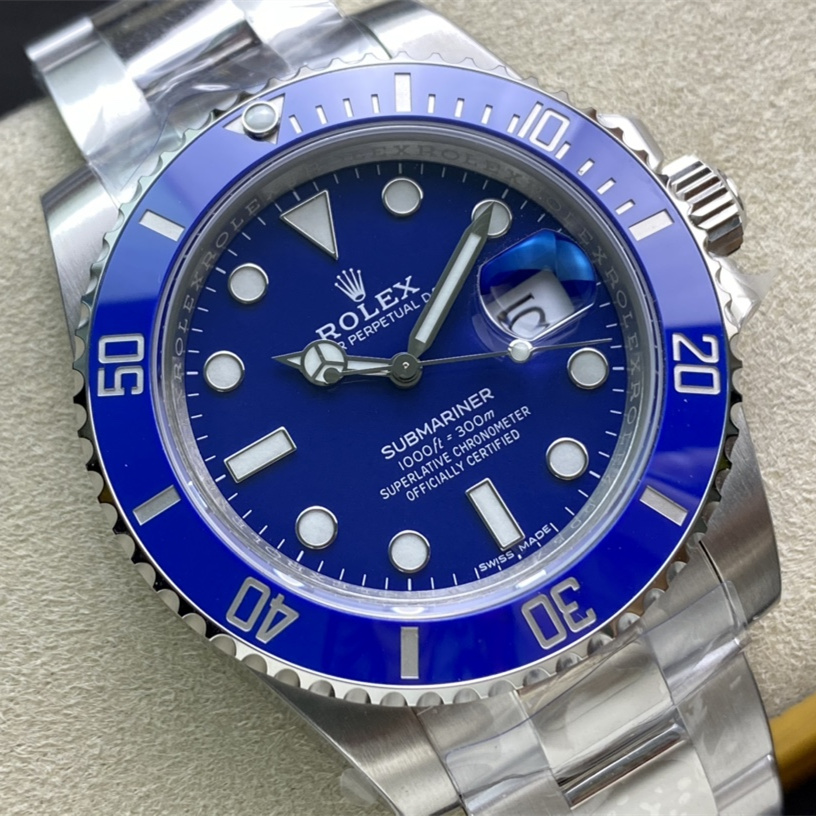 Submariner Date Blue ceramic Oyster, 40 mm, Oystersteel