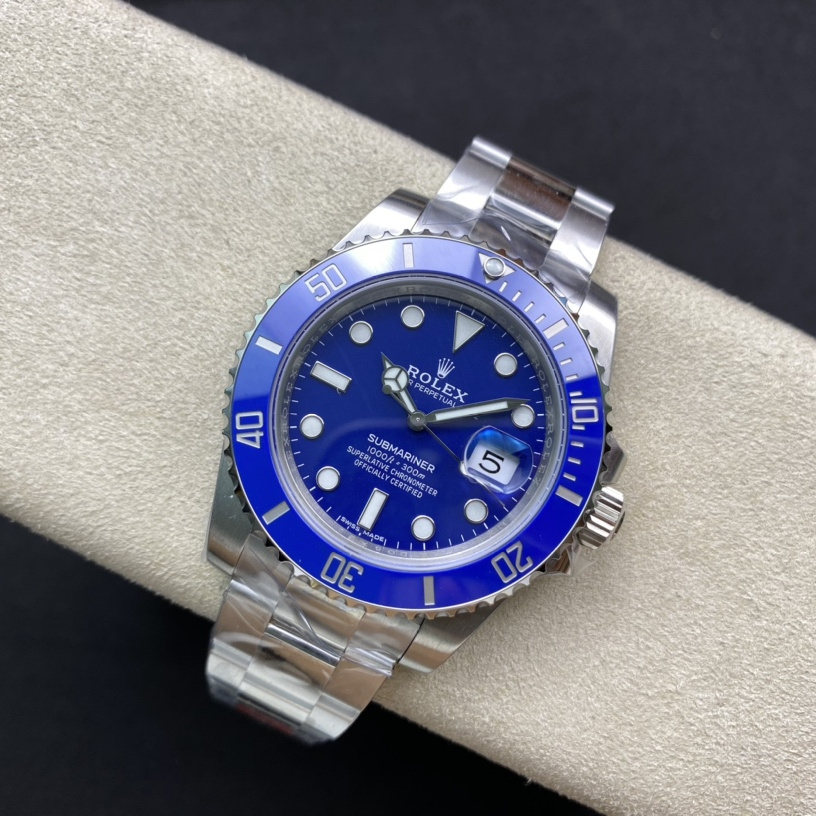 Submariner Date Blue ceramic Oyster, 40 mm, Oystersteel