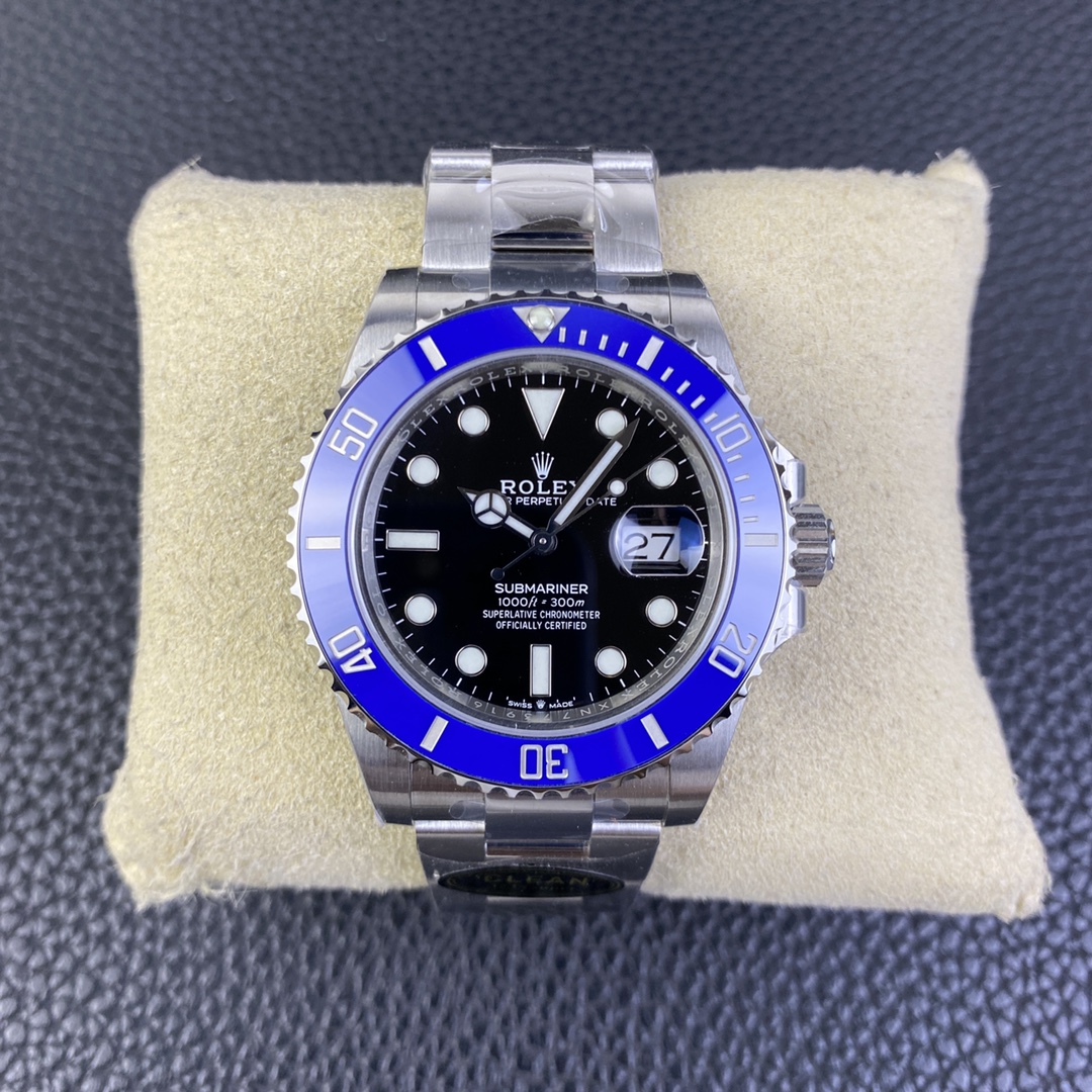 Submariner Date Blue ceramic Oyster, 41 mm, Oystersteel