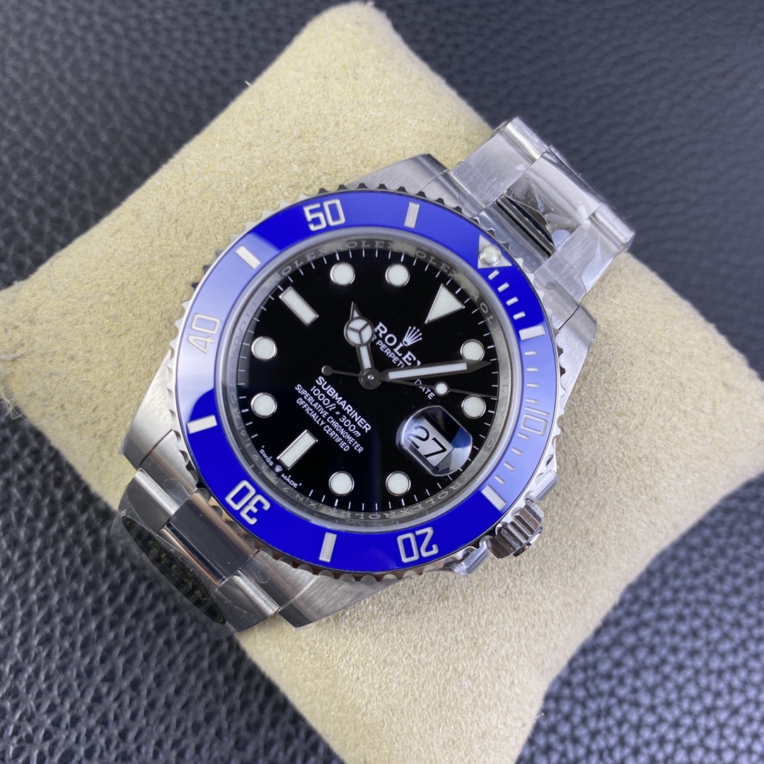 Submariner Date Blue ceramic Oyster, 41 mm, Oystersteel