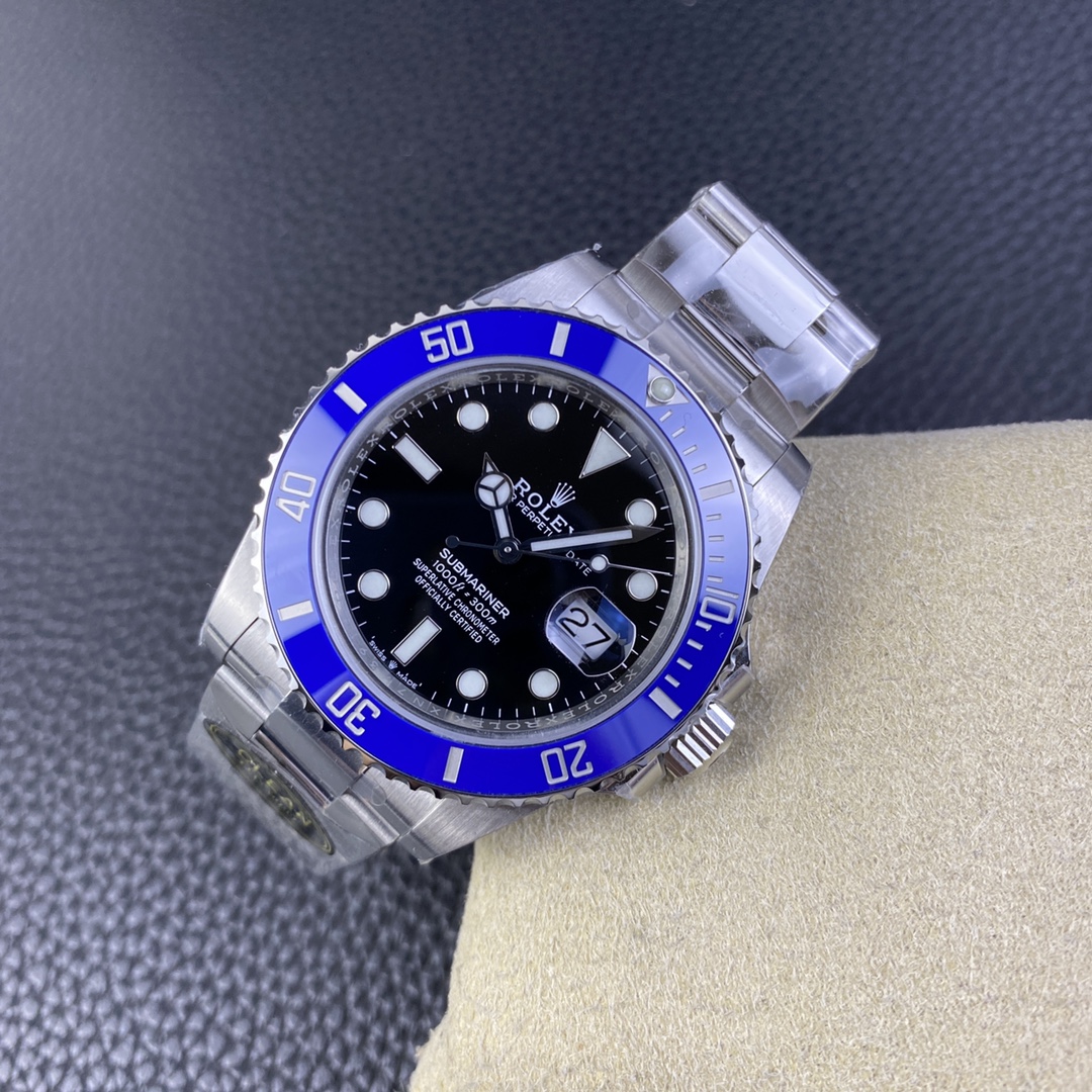 Submariner Date Blue ceramic Oyster, 41 mm, Oystersteel