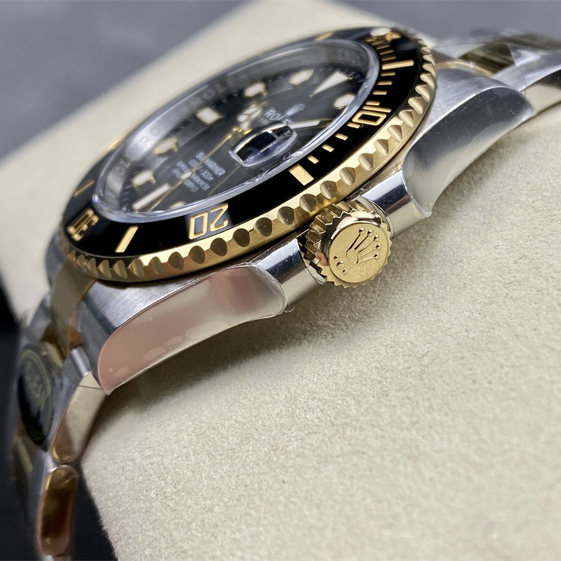 Submariner Date Black ceramic Oyster, 41 mm, Oystersteel and yellow gold