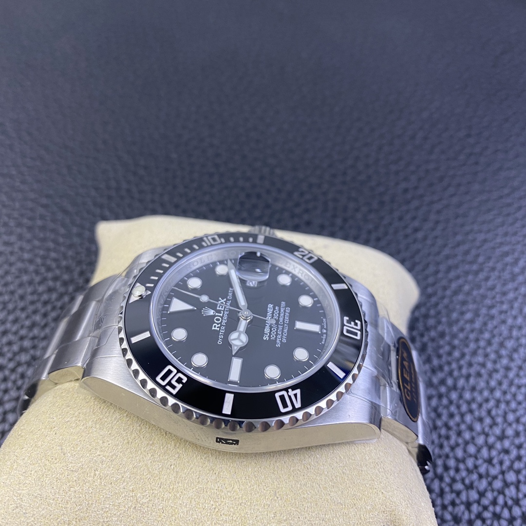 Submariner Date Black ceramic Oyster, 40 mm, Oystersteel