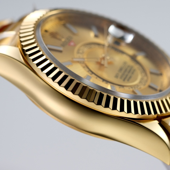 Sky-Dweller Champagne-colour Oyster, 42 mm, yellow gold