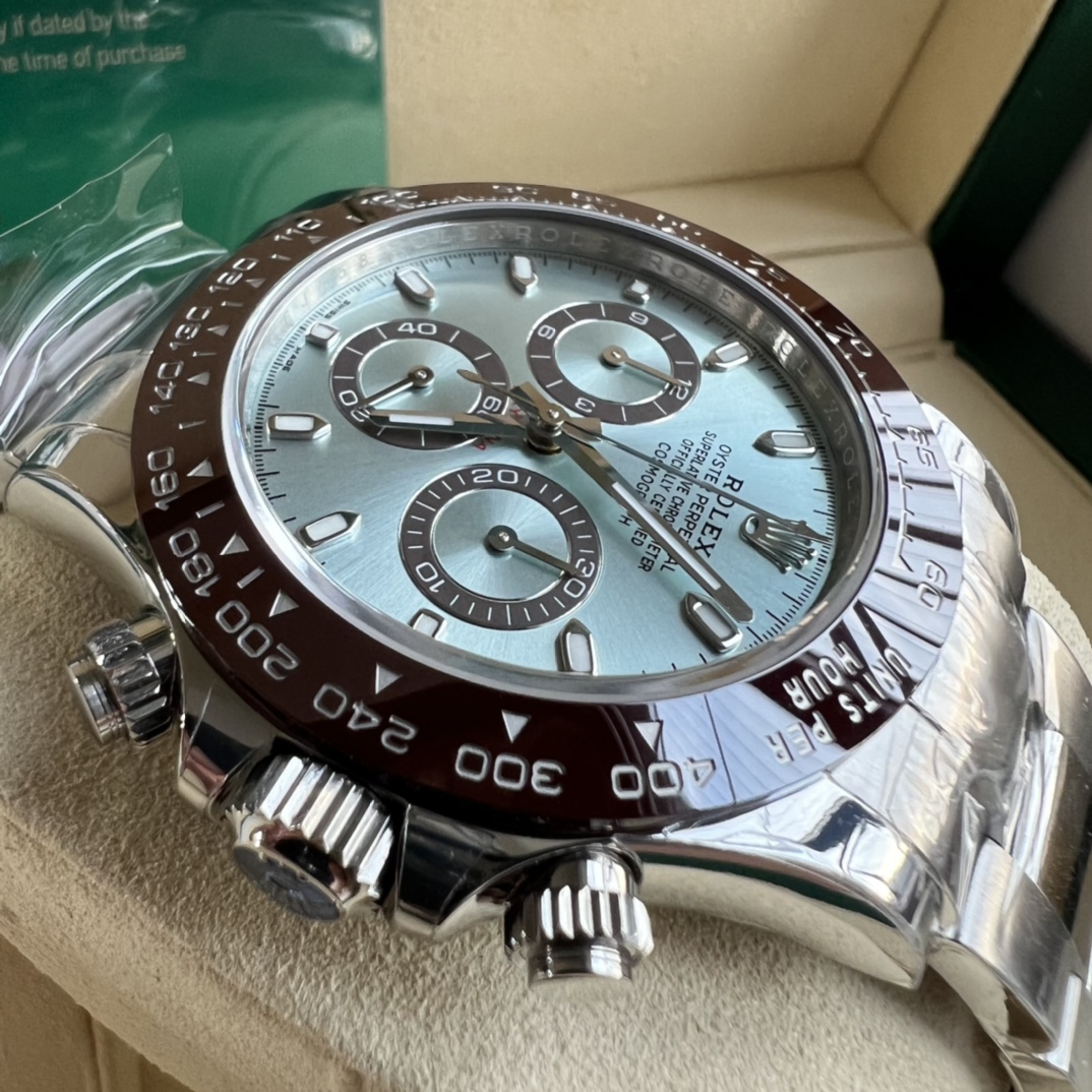 Cosmograph Daytona Ice blue, chestnut brown counter rings Oyster, 40 mm, platinum