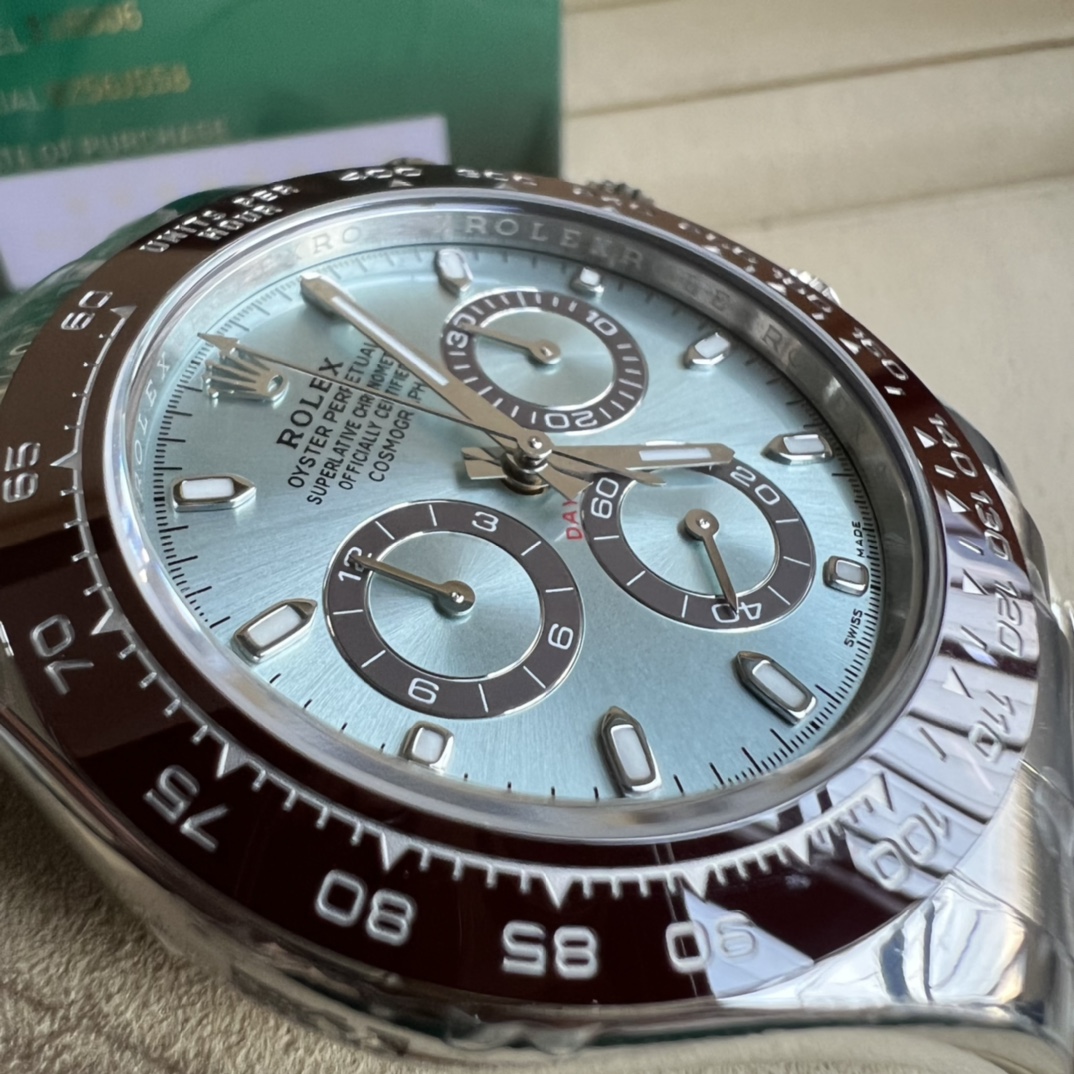 Cosmograph Daytona Ice blue, chestnut brown counter rings Oyster, 40 mm, platinum