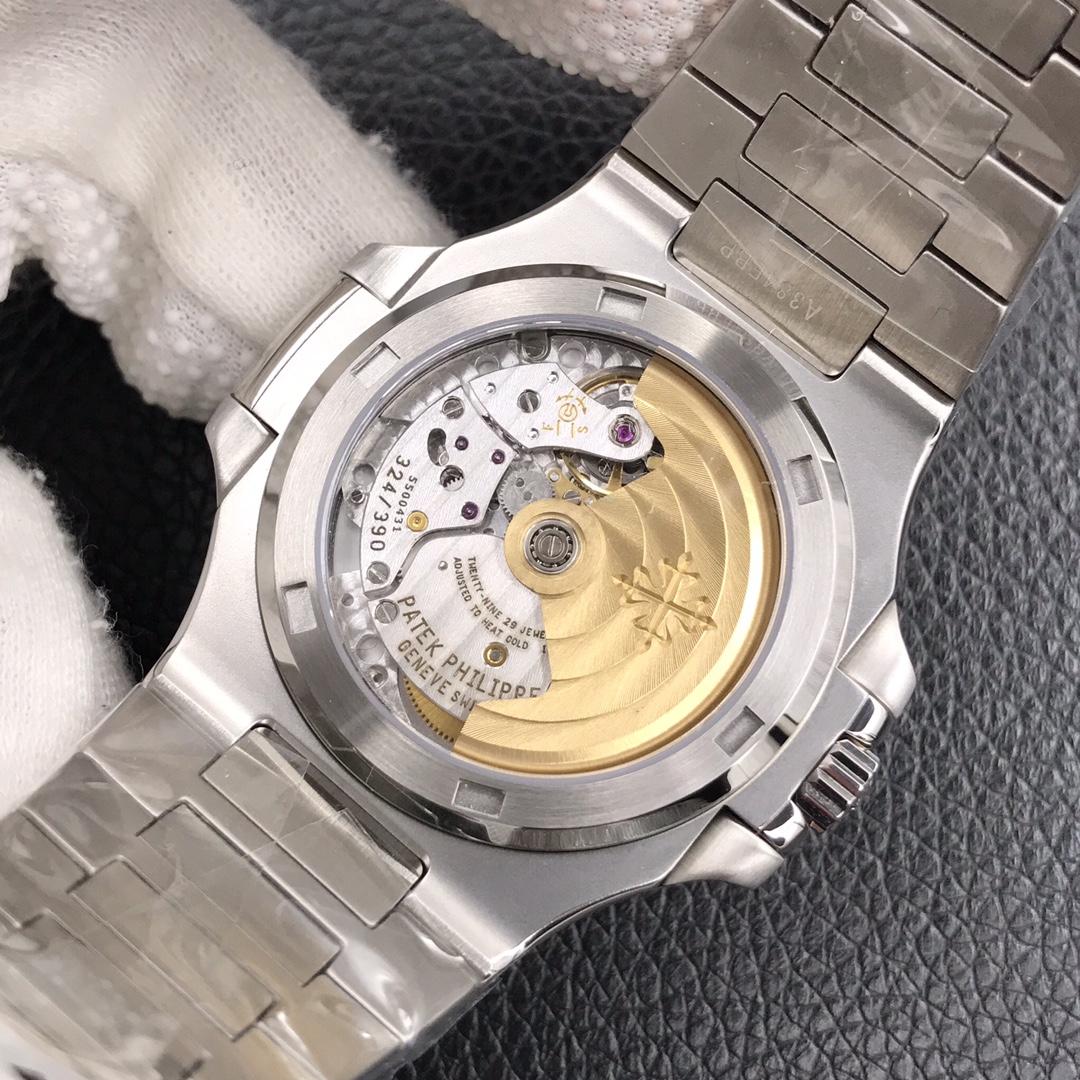 Patek Philippe Nautilus 5711 1A-011